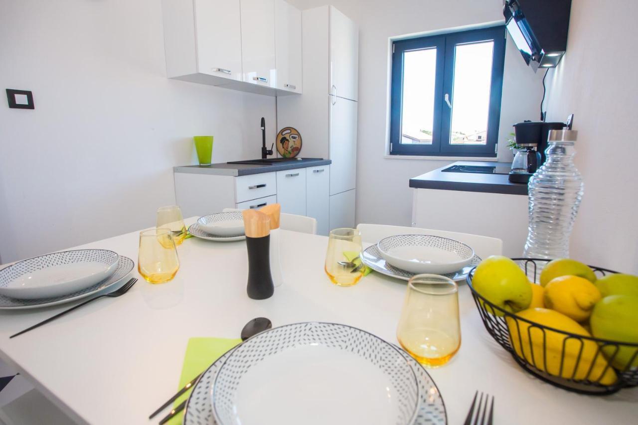 Black & White Apartment Rovinj Exterior foto
